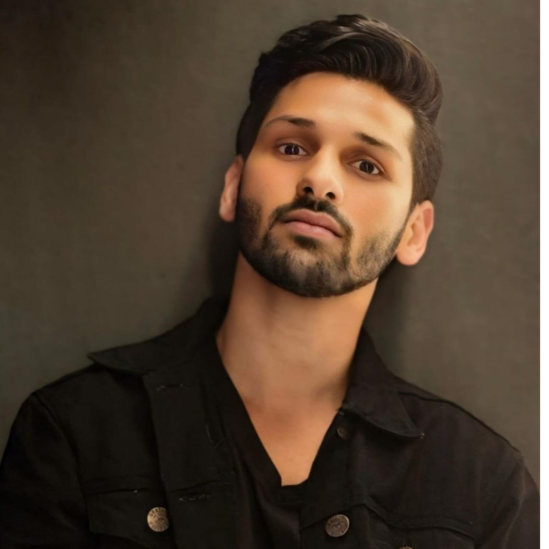 AAMAN KAPDI